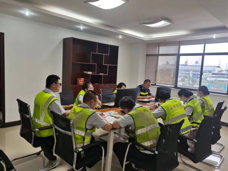 图片1：班组进行针对性业务培训.jpg
