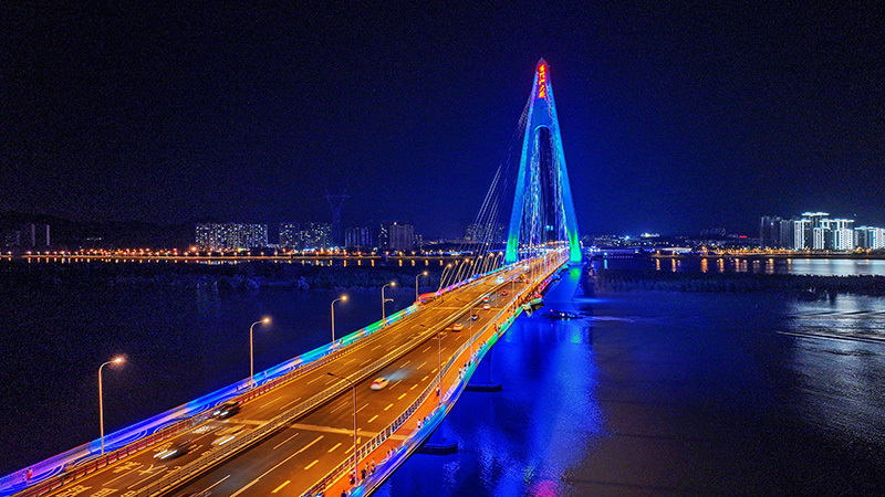 20241022111990.jpg 图3。湘江之钻——香炉州大桥,雷楷铭摄。.jpg