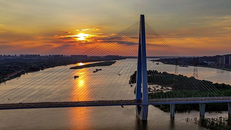 20241022340596.jpg 图5。湘江之钻——香炉州大桥,雷楷铭摄。.jpg