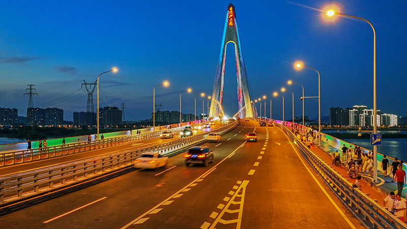 20241022508893.jpg 图4。湘江之钻——香炉州大桥,雷楷铭摄。.jpg