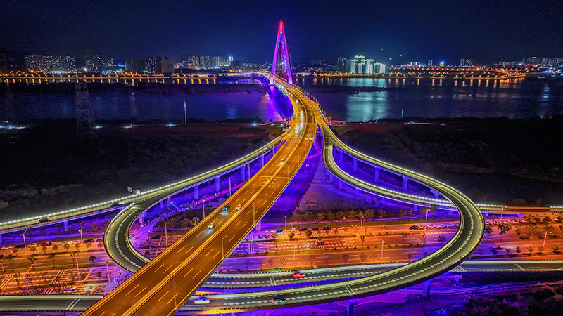 20241022545255.jpg 图2。湘江之钻——香炉州大桥,雷楷铭摄。.jpg