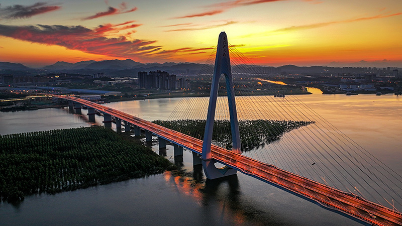 20241022583855.jpg 图6。湘江之钻——香炉州大桥,雷楷铭摄。.jpg
